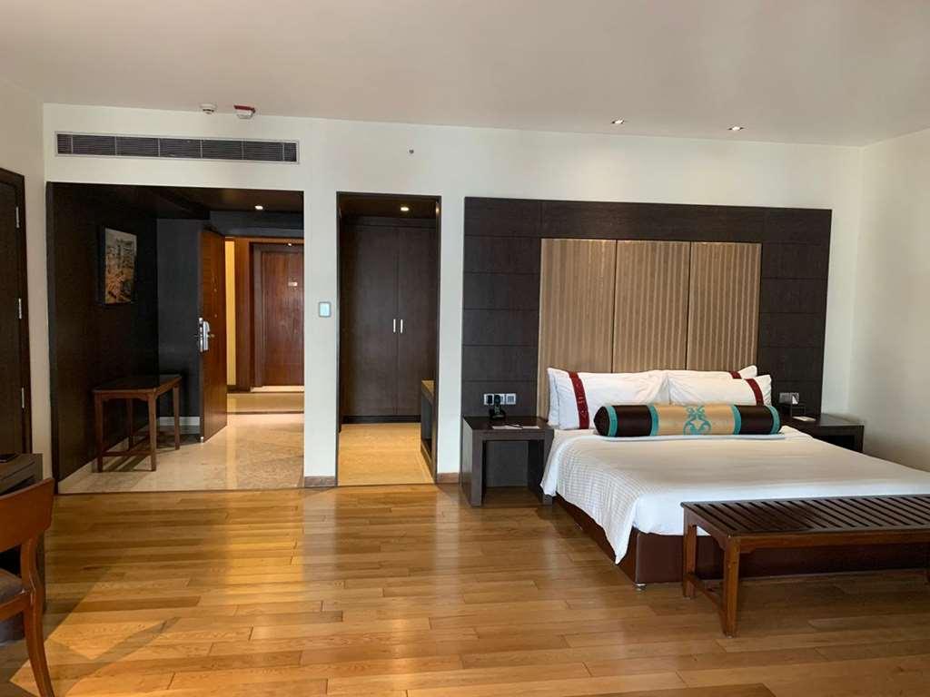 ホテル ザ ラリット グレート イースタン コルカタ 部屋 写真 A room at the Taj Bengal