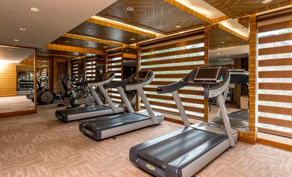 ホテル ザ ラリット グレート イースタン コルカタ エクステリア 写真 The gym at the Taj Mahal Palace