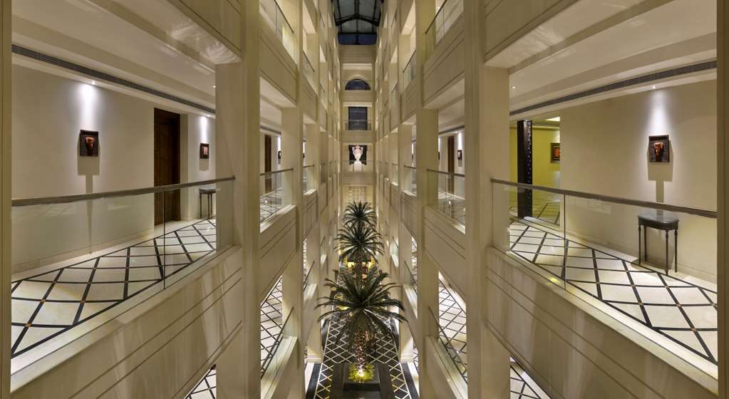 ホテル ザ ラリット グレート イースタン コルカタ インテリア 写真 The interior of the hotel