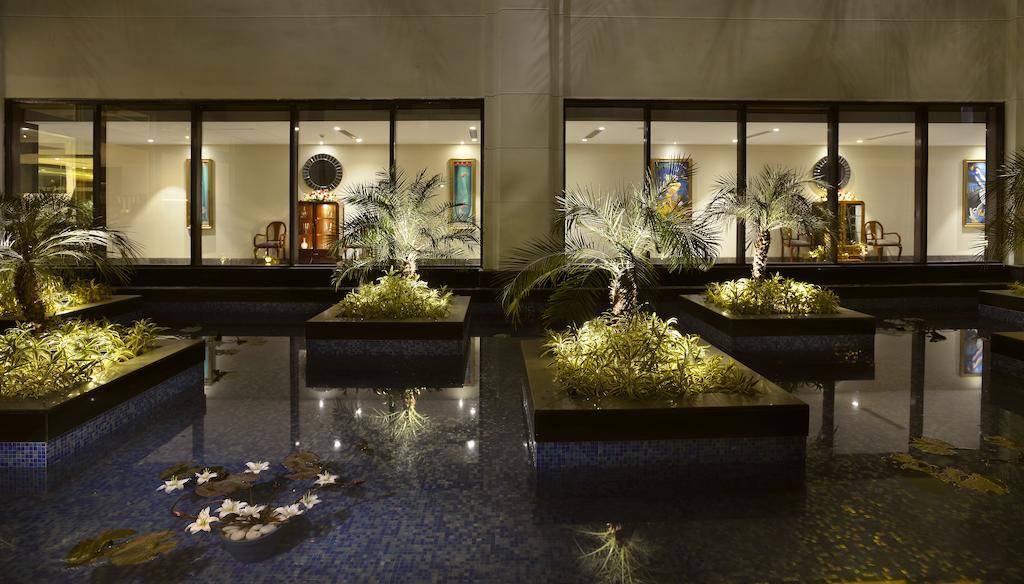 ホテル ザ ラリット グレート イースタン コルカタ エクステリア 写真 The interior of the hotel